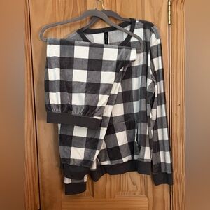 Ambrielle Gray Plaid Pajama Set